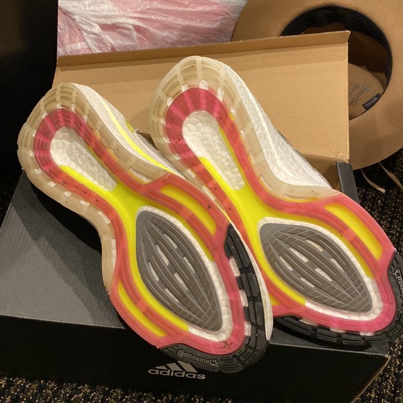 Adidas ultra boosts 21 - Picture 3 of 3